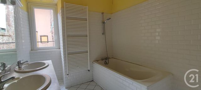 Appartement à louer - 5 pièces - 175.0 m2 - BRIOUDE - 43 - AUVERGNE - Century 21 Api Immobilier